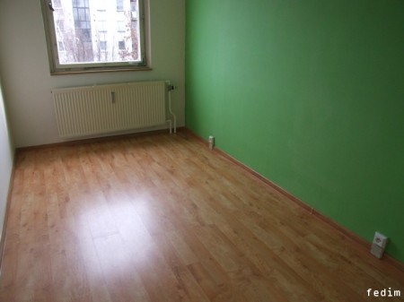 Súkromný byt - laminátová plávajúca podlaha